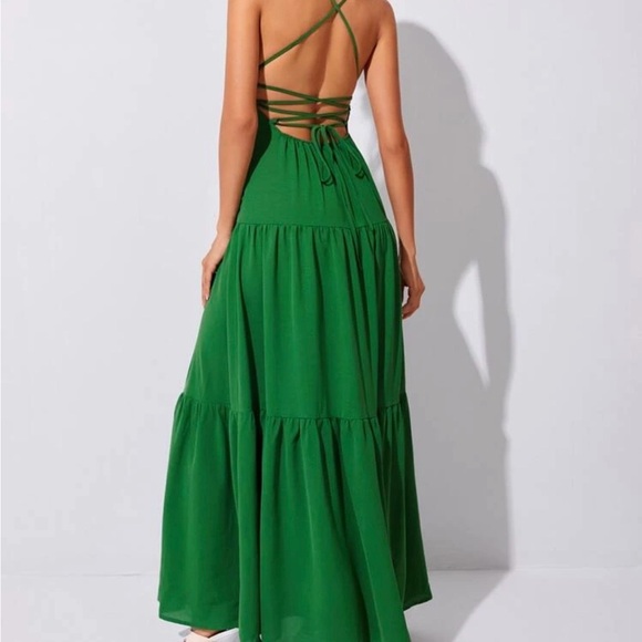 Elegant Green Maxi Dress - Picture 2 of 3